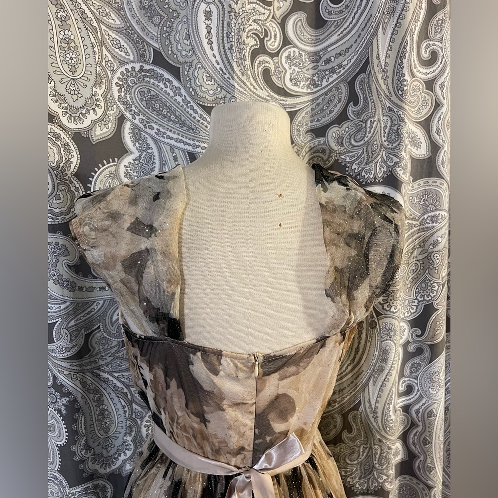 Beautiful Candalite dress size M. Browns, tan’s and cream color. - Picture 9 of 16